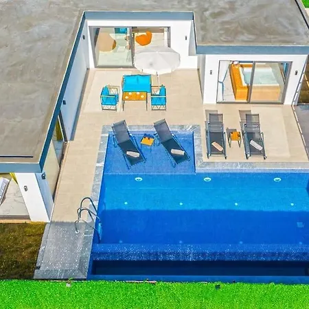 Ortac 4 Doga Icerisinde, Korunakli Κας