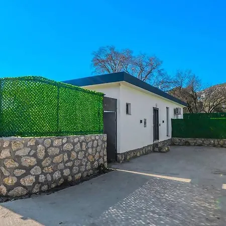 Ortac 4 Doga Icerisinde, Korunakli * Κας