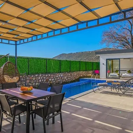 Ortac 4 Doga Icerisinde, Korunakli * Kas