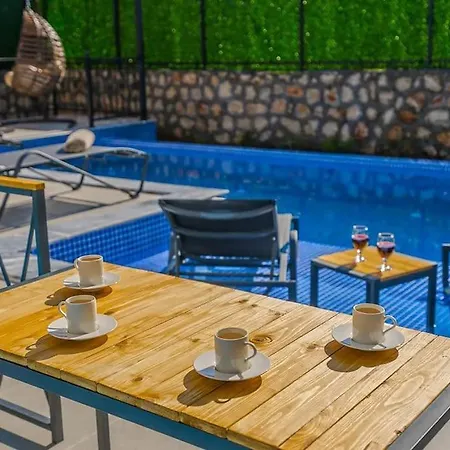 Villa Ortac 4 Doga Icerisinde, Korunakli *