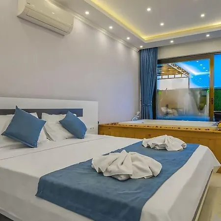 Ortac 4 Doga Icerisinde, Korunakli Villa Kas