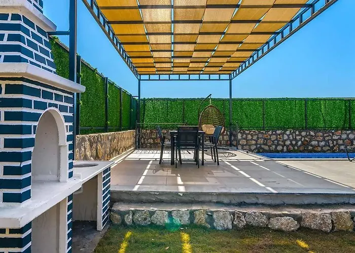 Ortac 4 Doga Icerisinde, Korunakli Βίλα