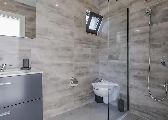 Ortac 4 Doga Icerisinde, Korunakli Κας