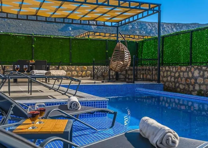 Ortac 4 Doga Icerisinde, Korunakli Βίλα