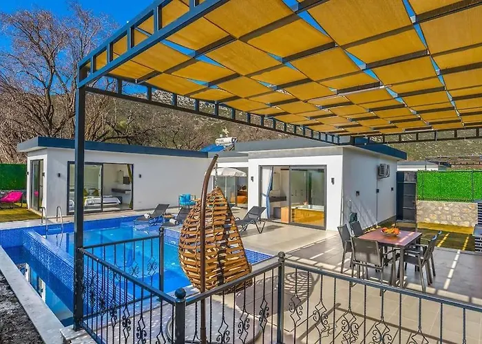 Ortac 4 Doga Icerisinde, Korunakli Κας