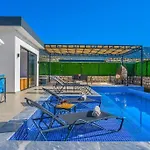 Villa Ortac 4 Doga Icerisinde, Korunakli *