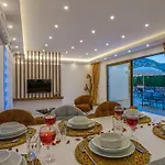 Ortac 4 Doga Icerisinde, Korunakli Villa Kaş