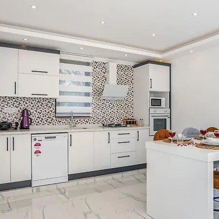 Ortac 4 Doga Icerisinde, Korunakli וילה