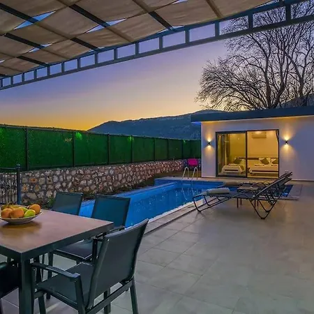 Ortac 4 Doga Icerisinde, Korunakli וילה קס