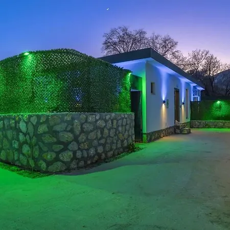 Ortac 4 Doga Icerisinde, Korunakli וילה *