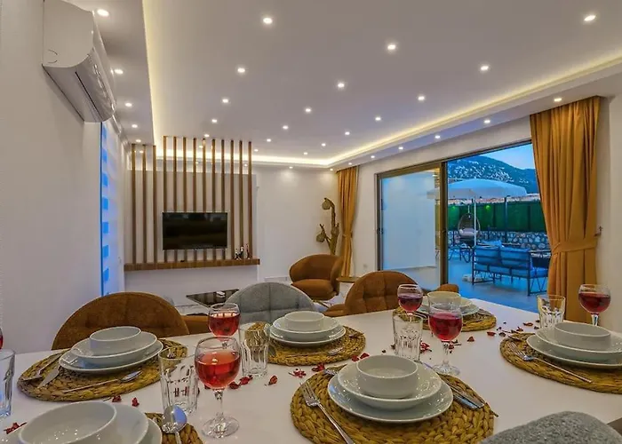 Ortac 4 Doga Icerisinde, Korunakli Villa Kaş