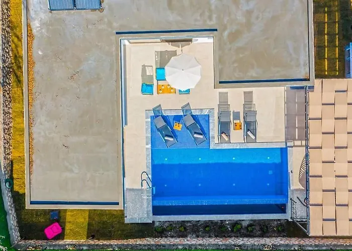 Villa Ortac 4 Doga Icerisinde, Korunakli *